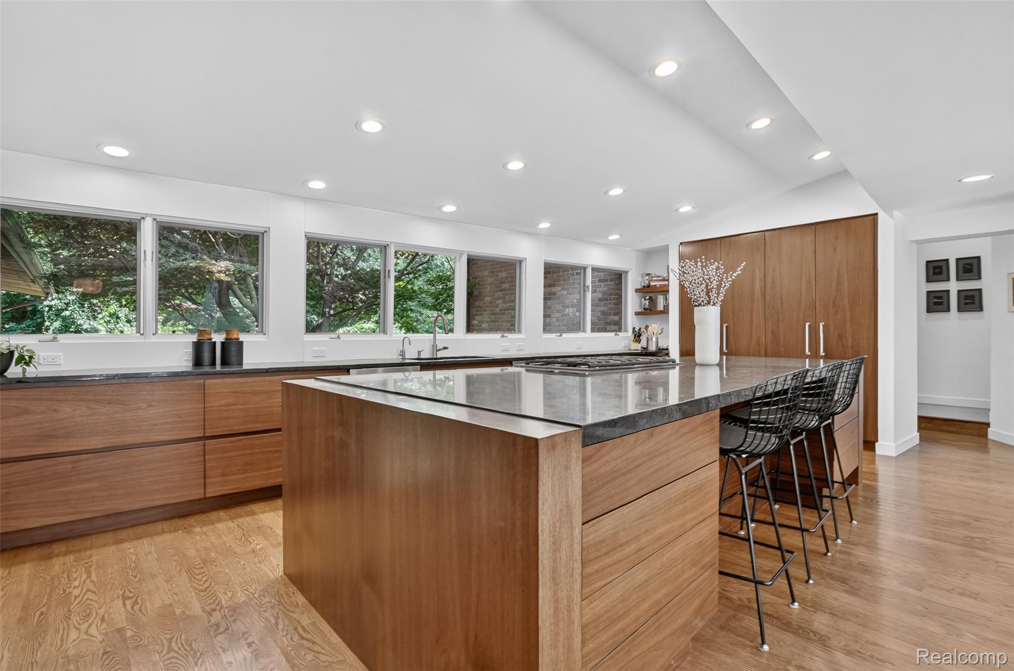 1425 Clarendon Road