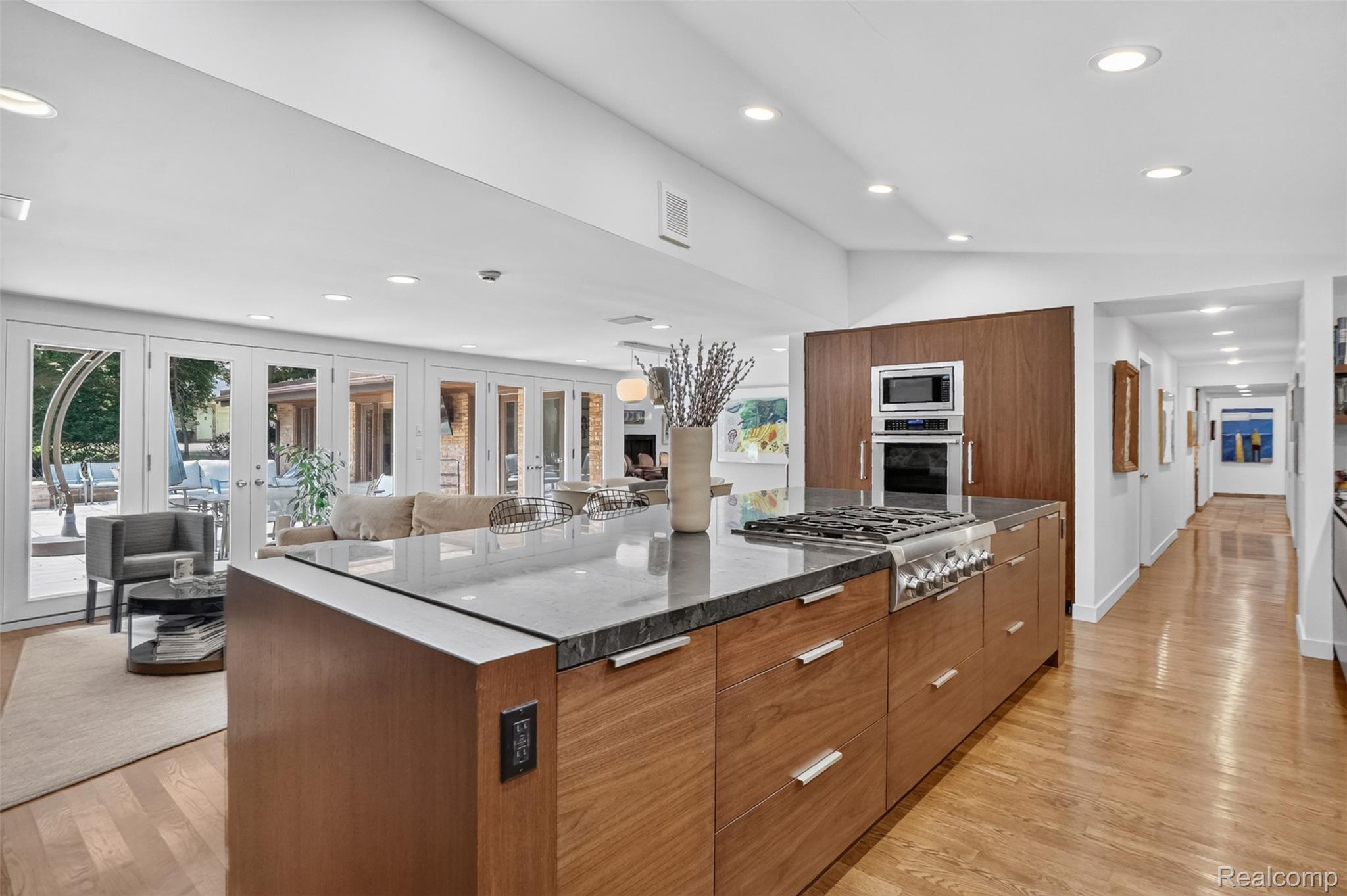 1425 Clarendon Road