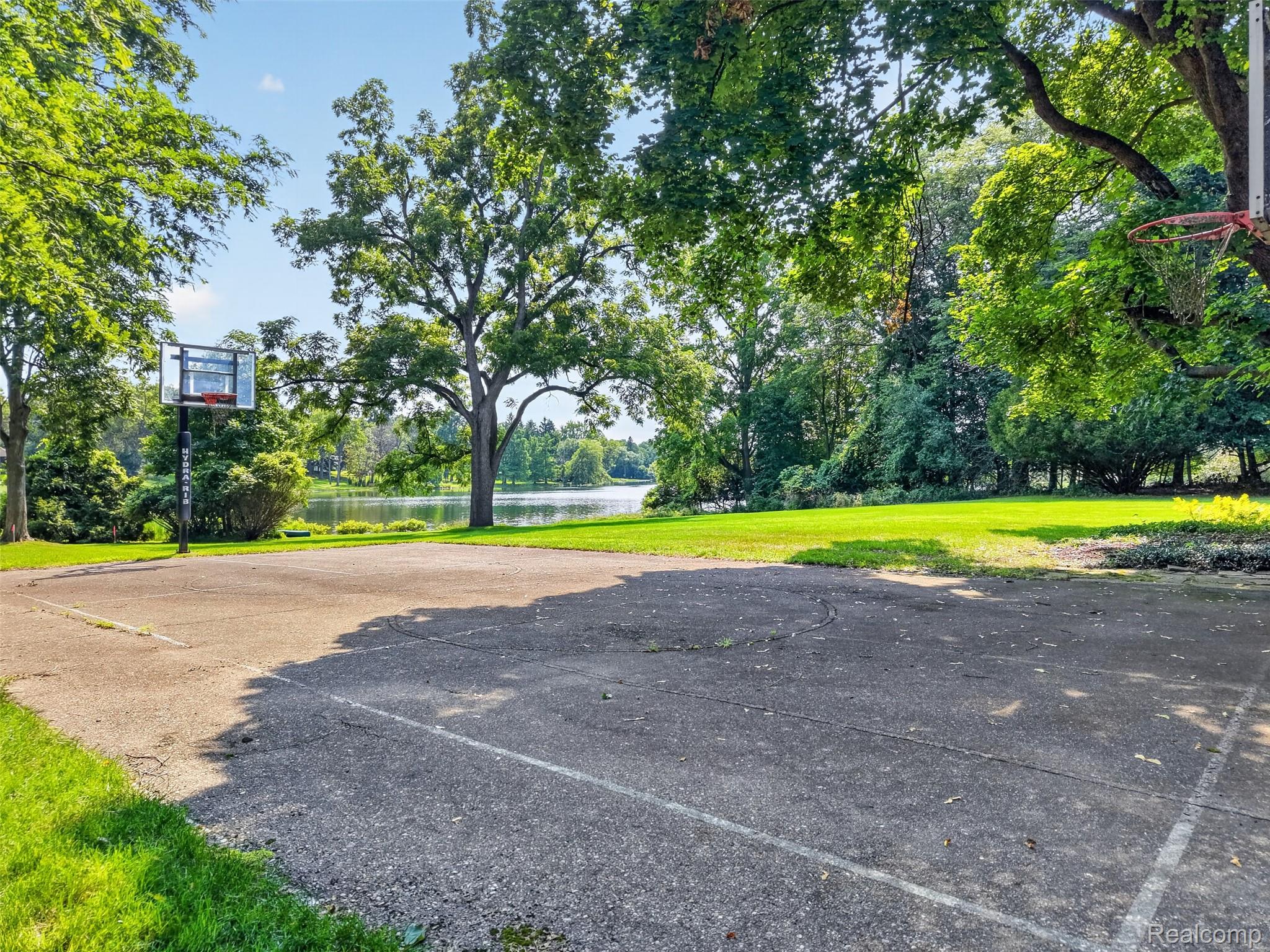 1425 Clarendon Road