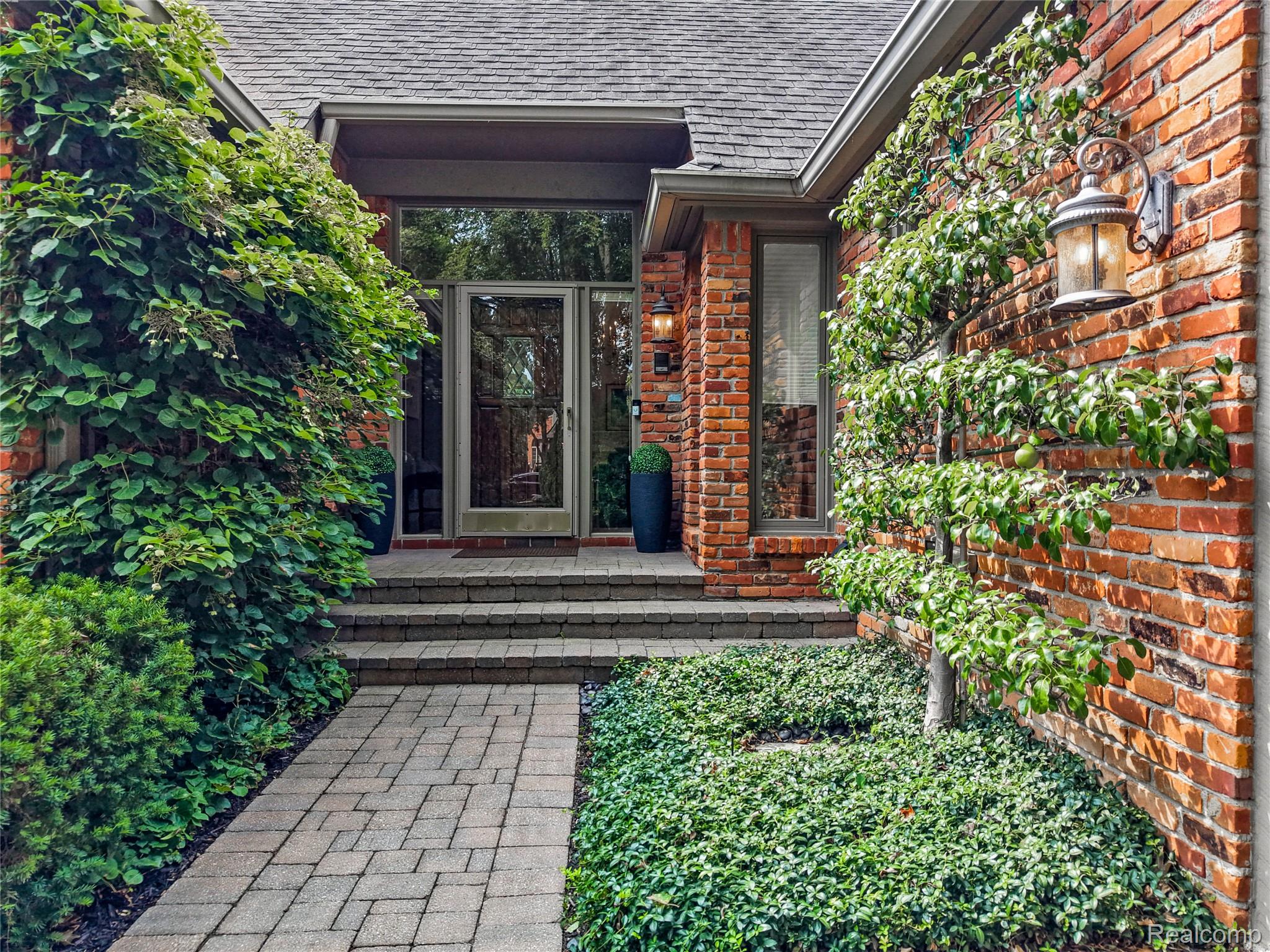 213 Norcliff Drive