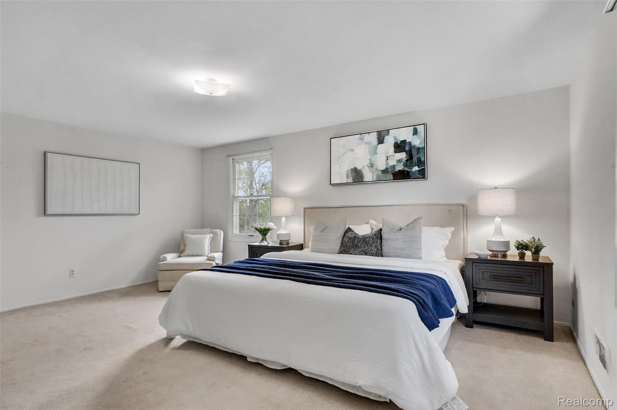 4855 Thorntree Drive