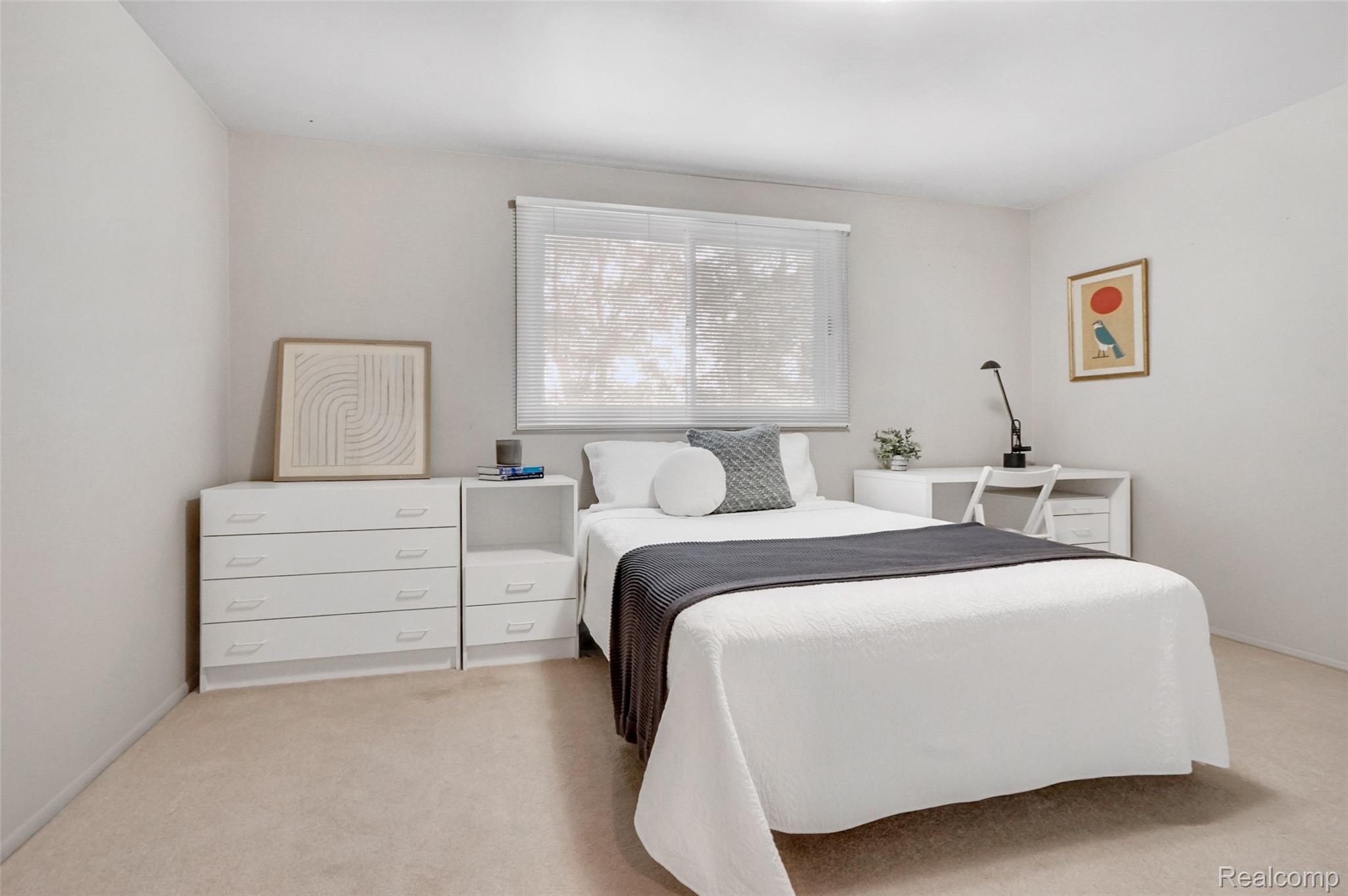 4855 Thorntree Drive