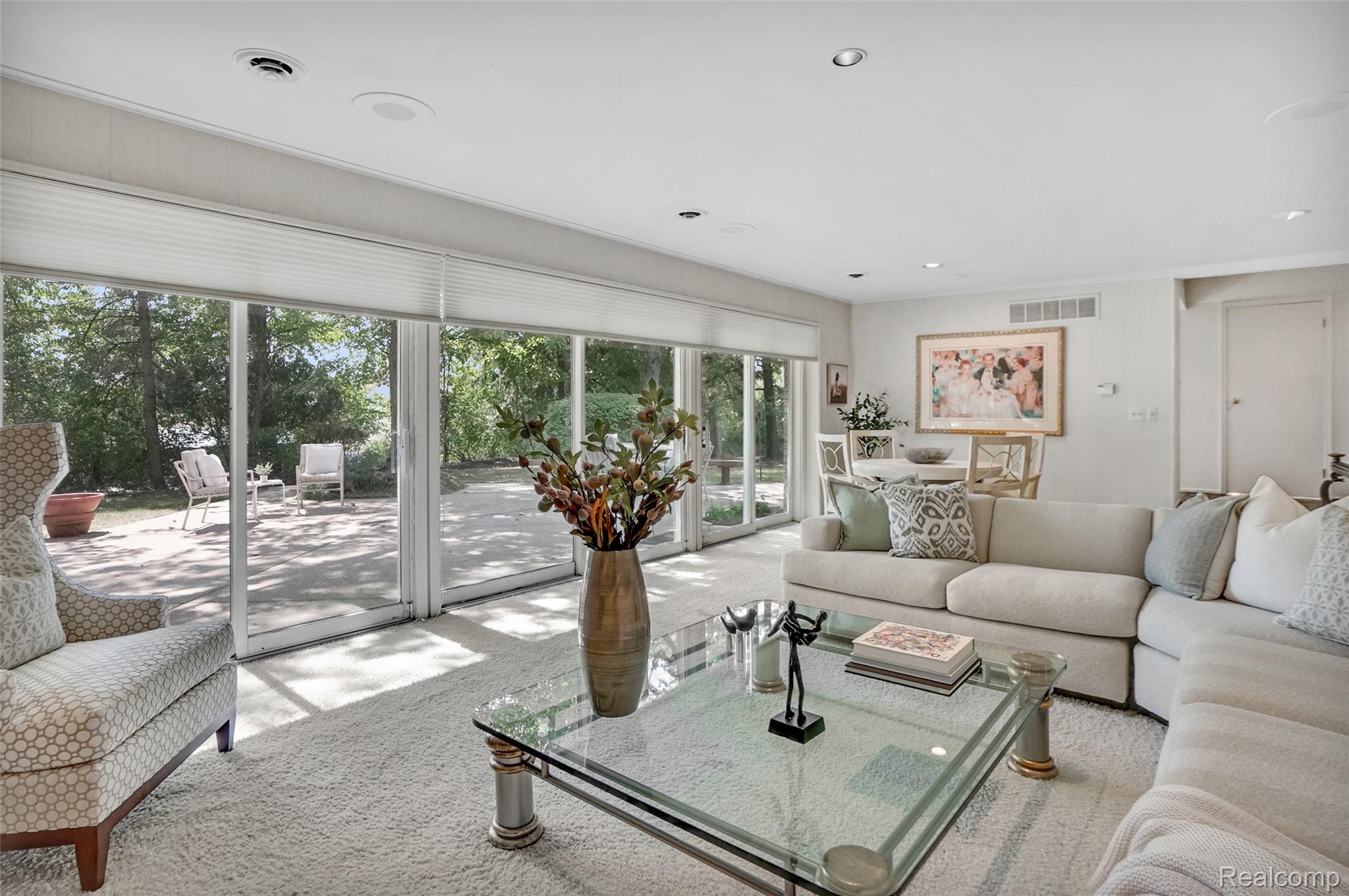 4855 Thorntree Drive