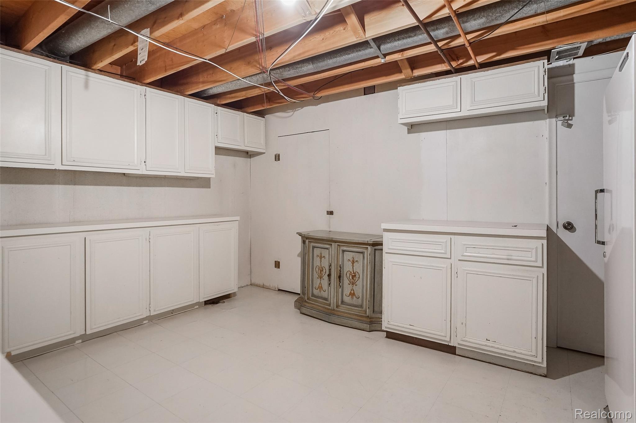 4855 Thorntree Drive