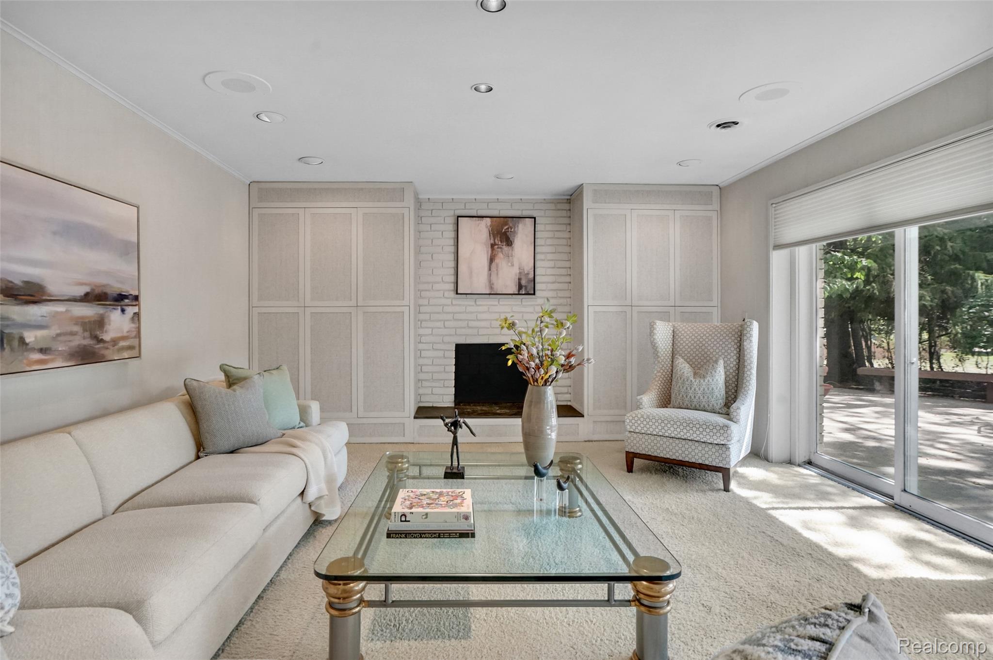4855 Thorntree Drive