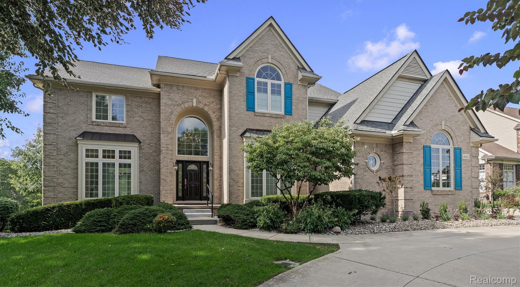 46652 Red Oak Drive