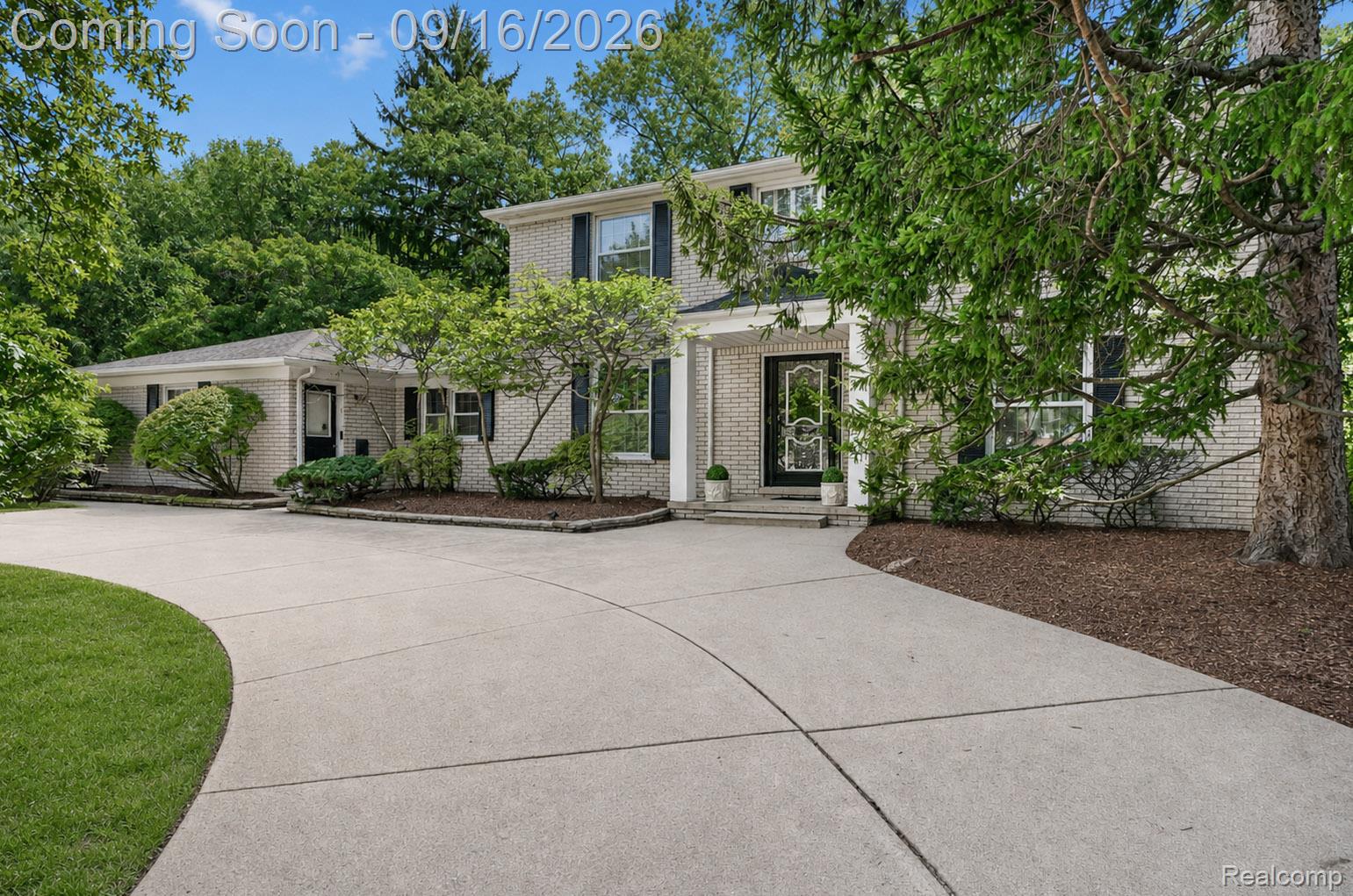 4855 Thorntree Drive
