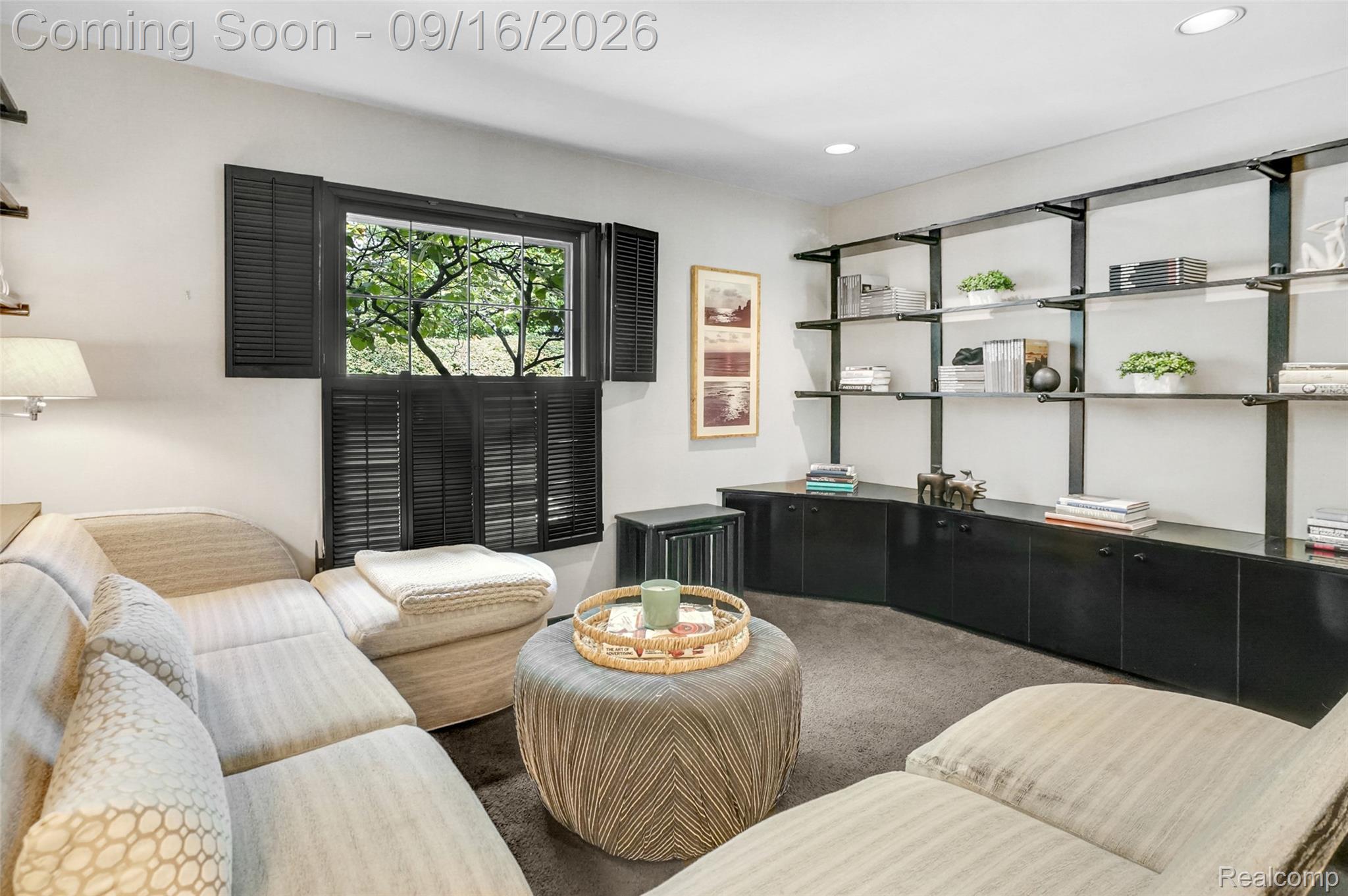 4855 Thorntree Drive