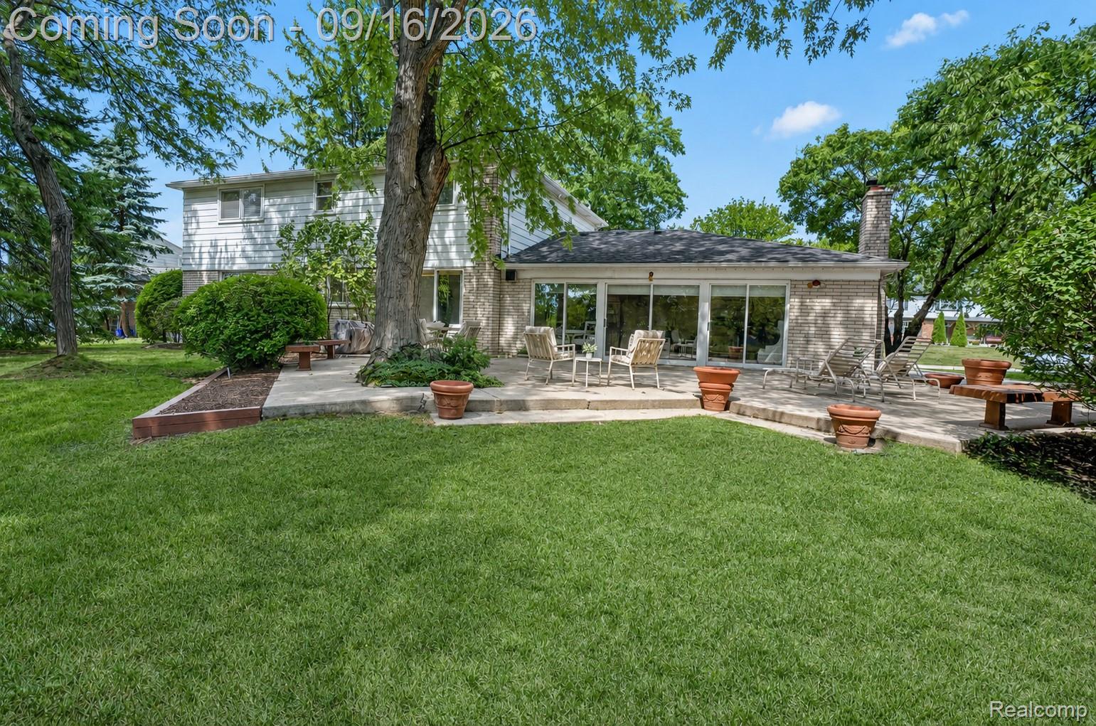 4855 Thorntree Drive