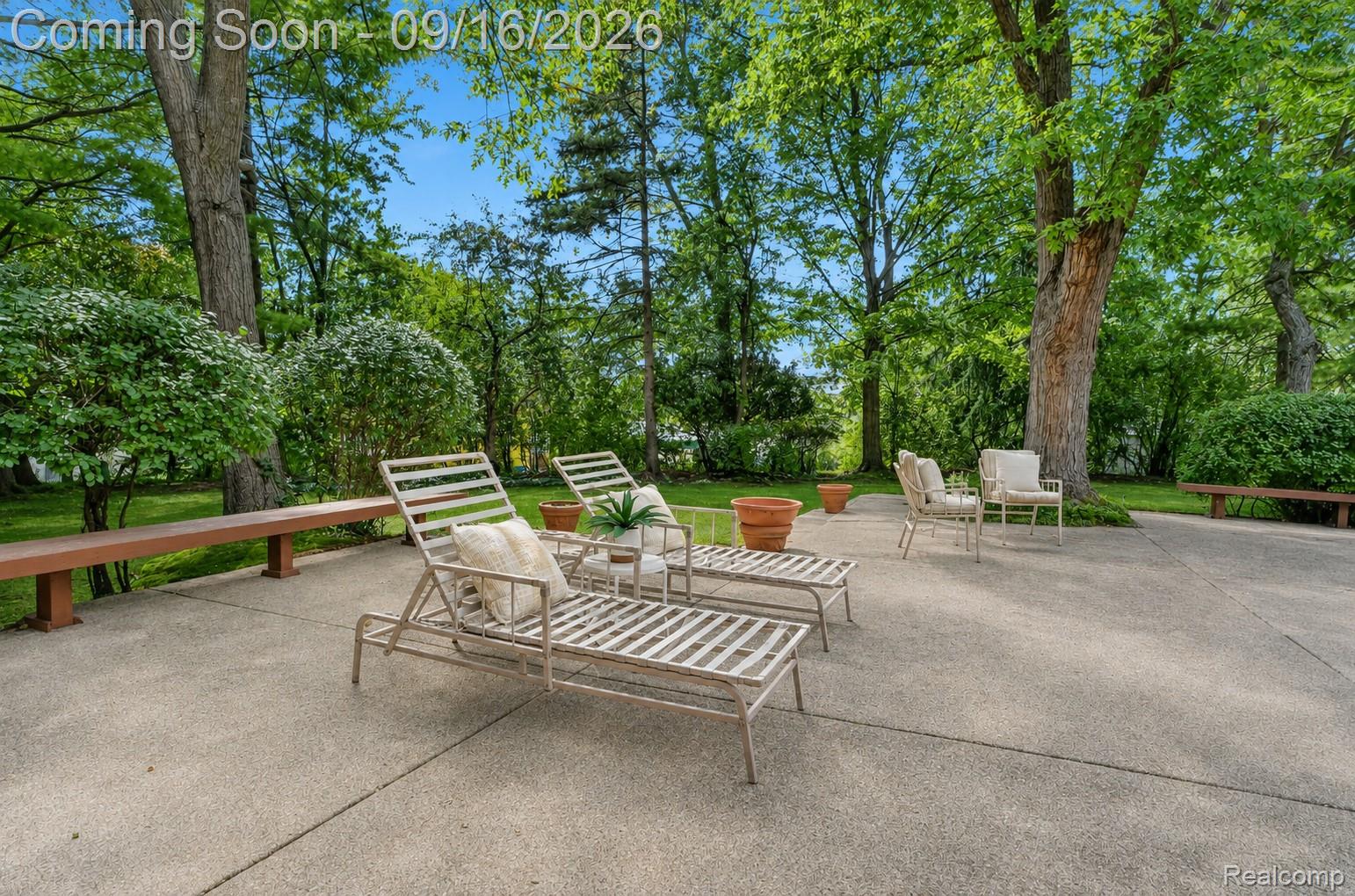 4855 Thorntree Drive