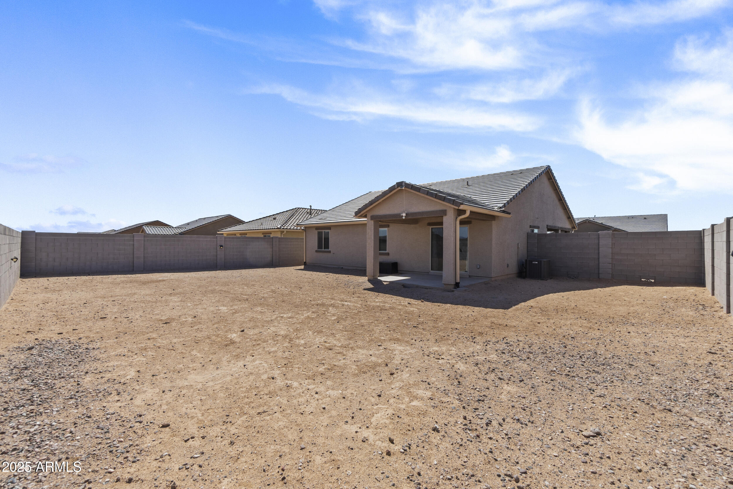 594 W CROWNED DOVE Trail