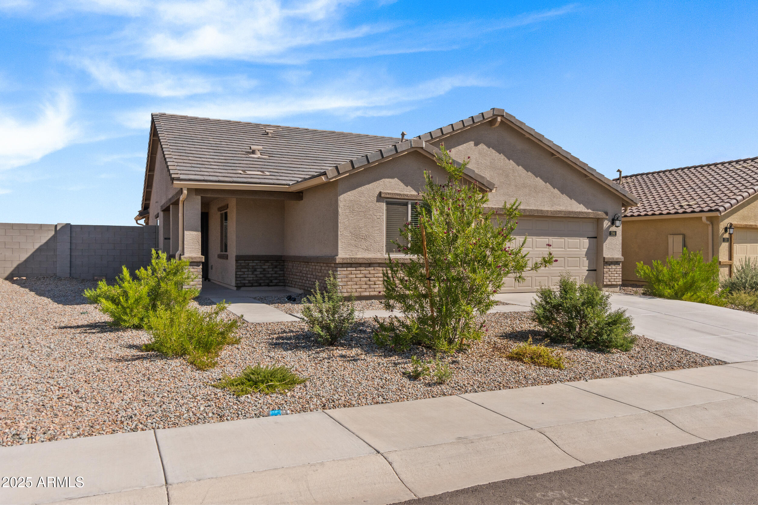 594 W CROWNED DOVE Trail