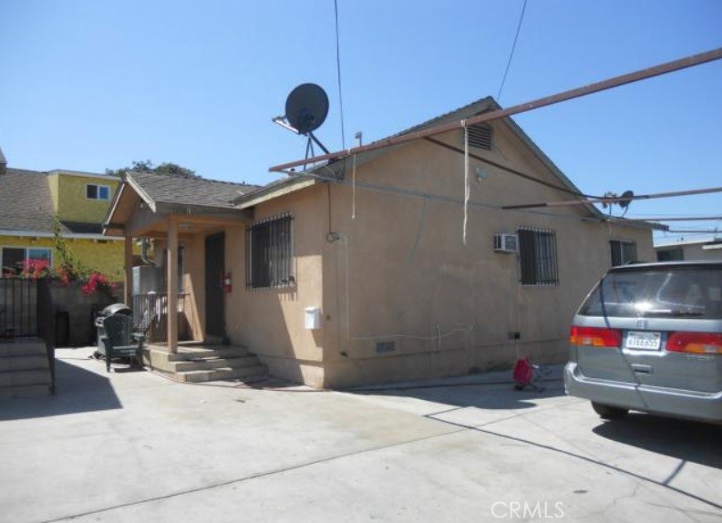 11723 Berendo Avenue