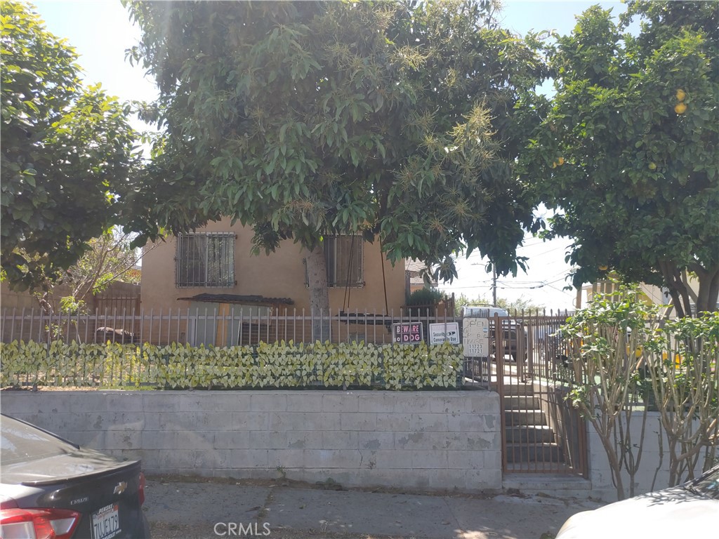 11723 Berendo Avenue