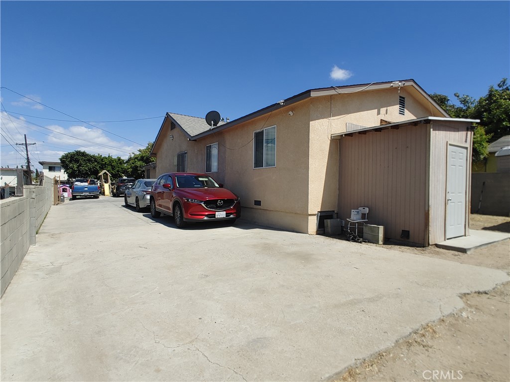 11723 Berendo Avenue