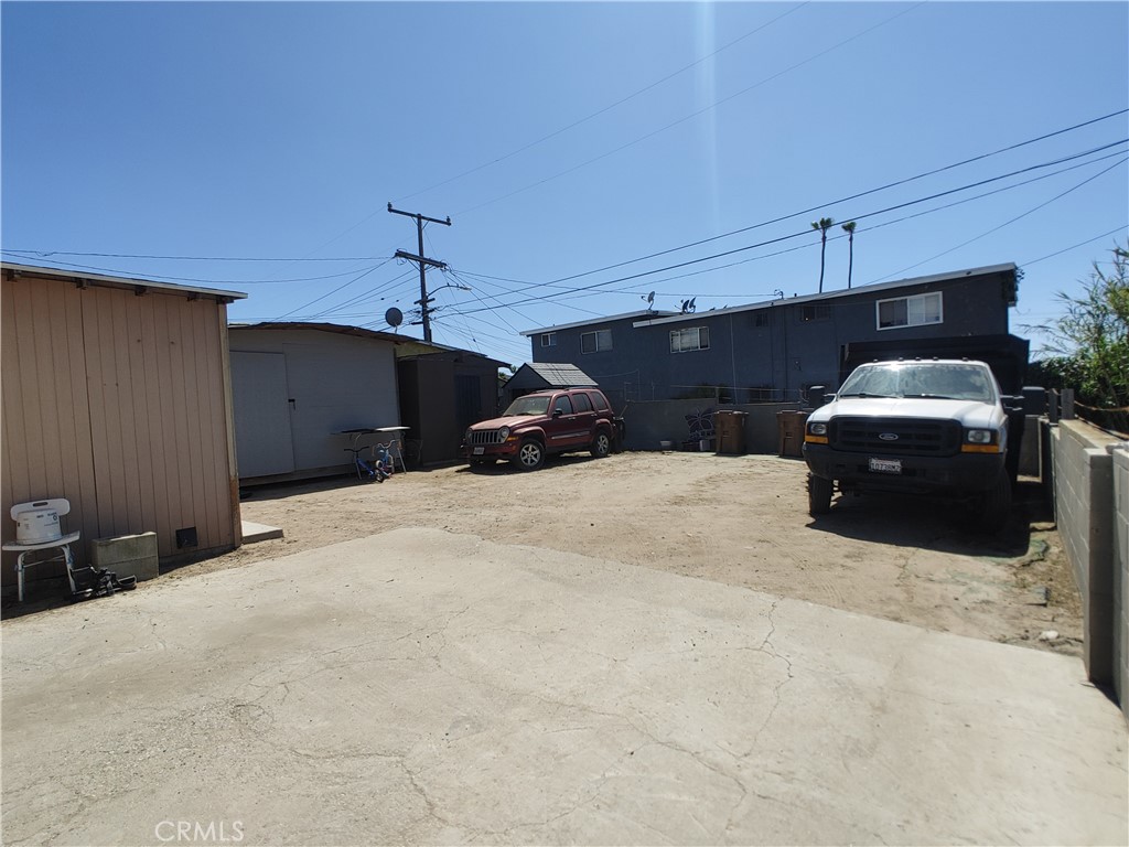 11723 Berendo Avenue