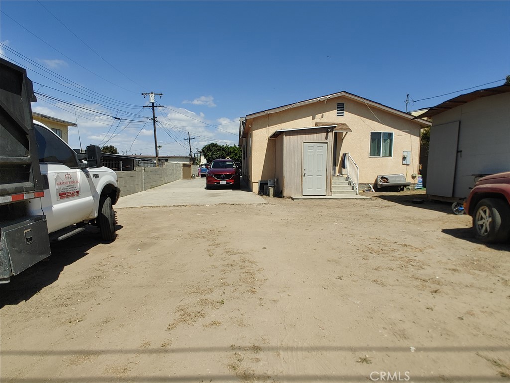 11723 Berendo Avenue