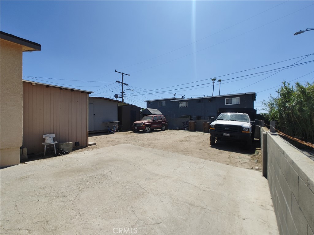 11723 Berendo Avenue