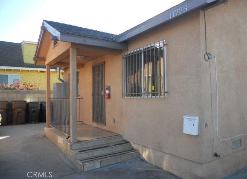 11723 Berendo Avenue