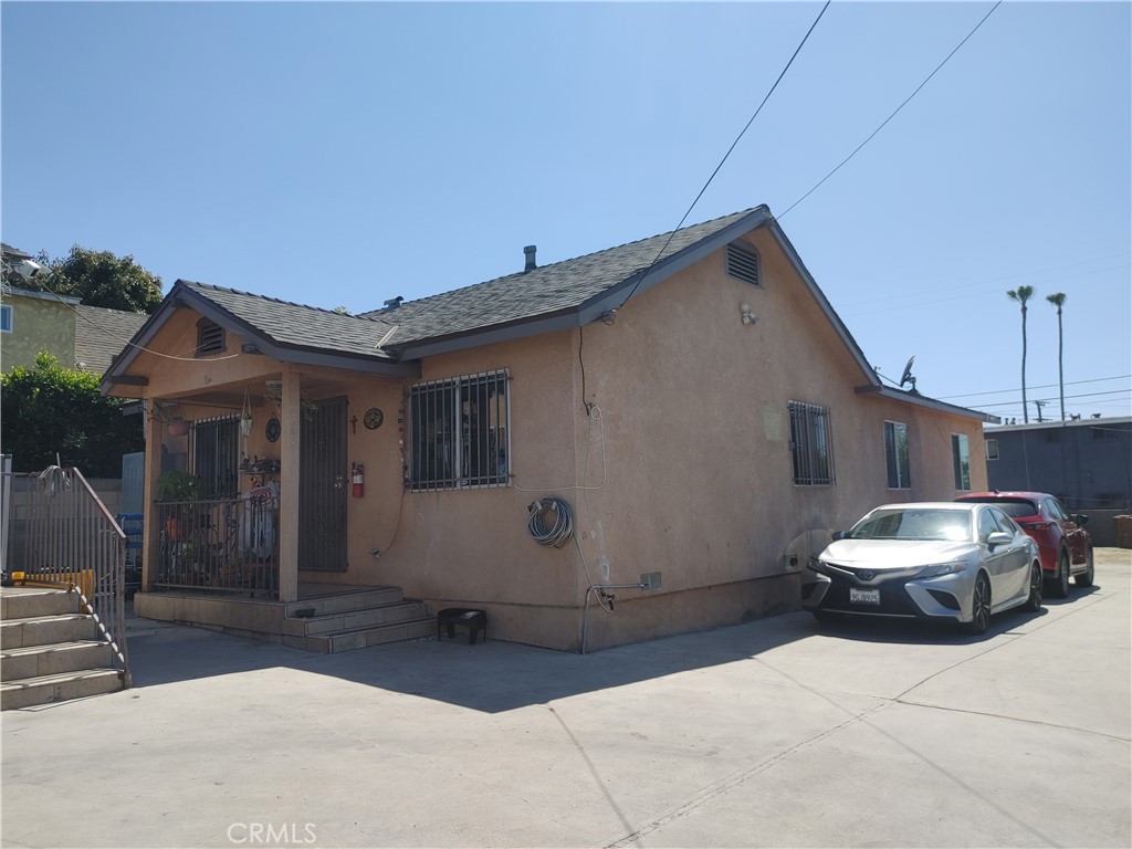 11723 Berendo Avenue