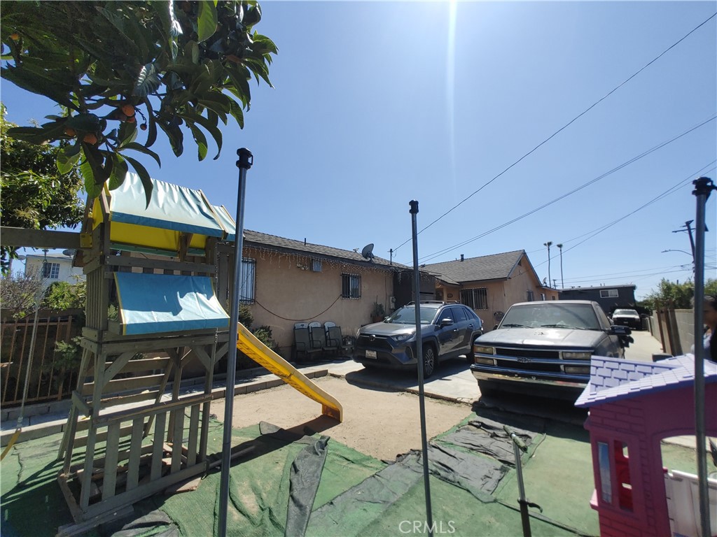 11723 Berendo Avenue