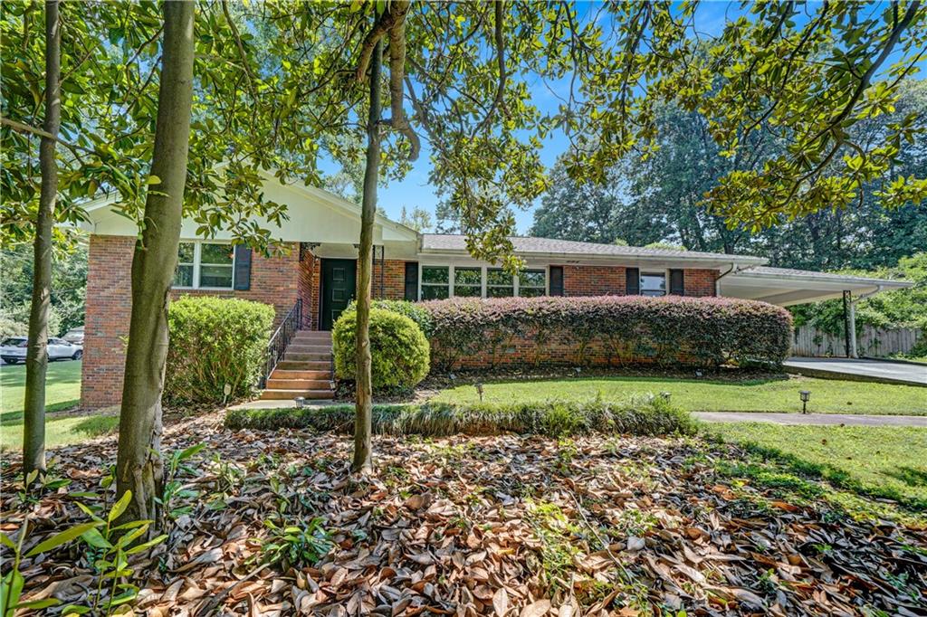 2127 Desmond Drive