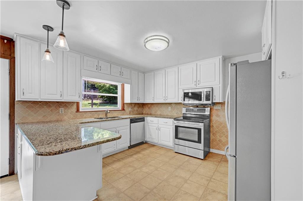 2127 Desmond Drive