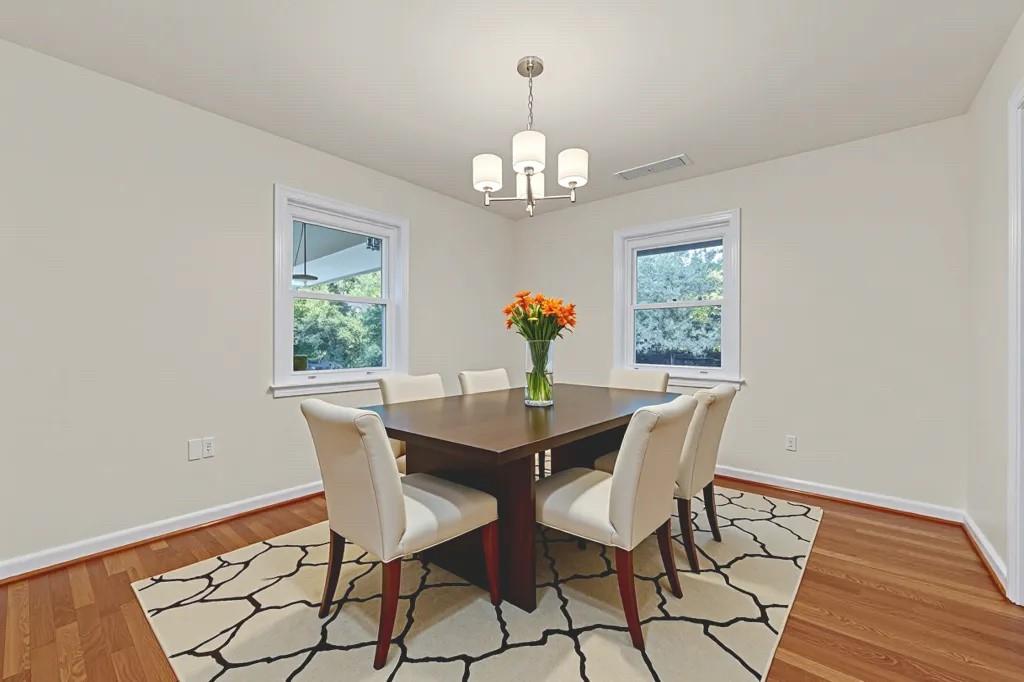 2127 Desmond Drive