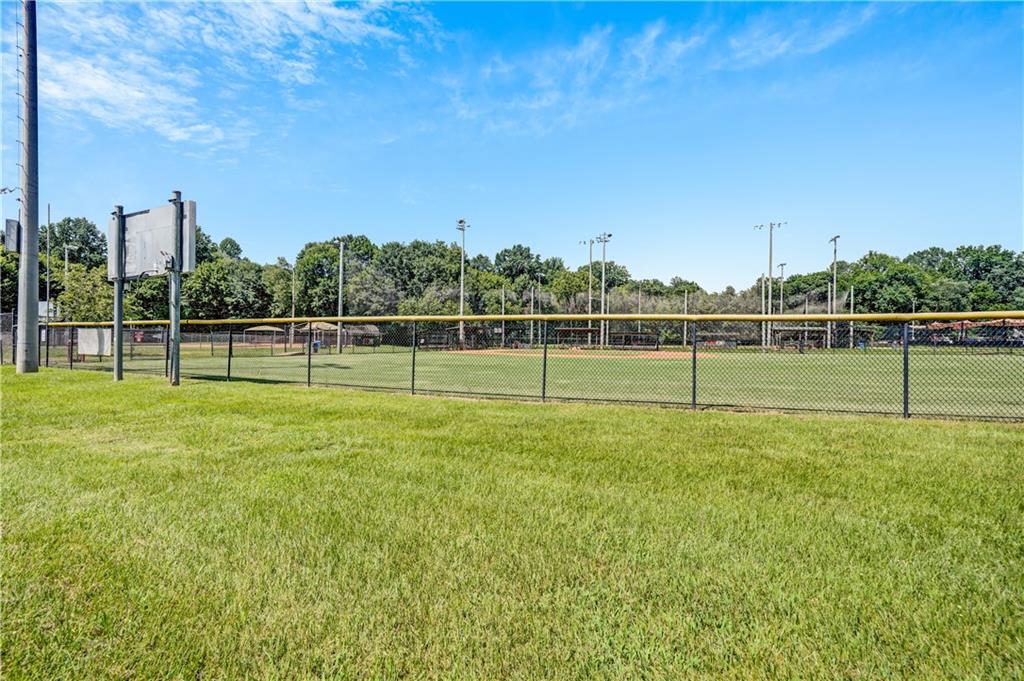 2127 Desmond Drive