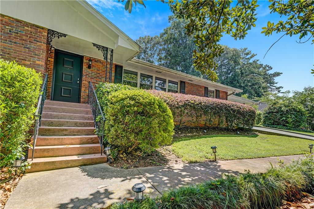 2127 Desmond Drive