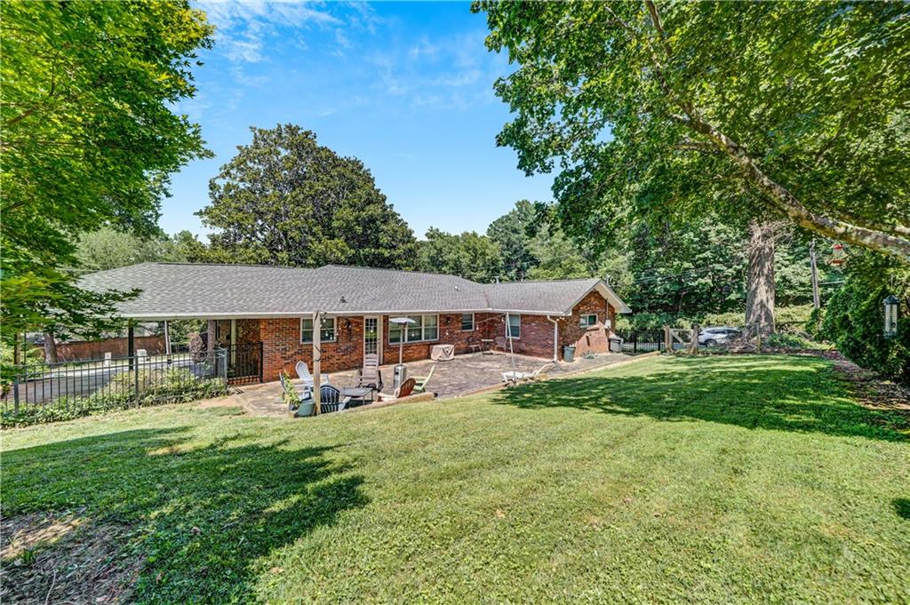 2127 Desmond Drive