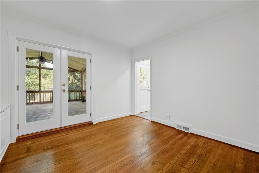 2064 Edinburgh Terrace NE