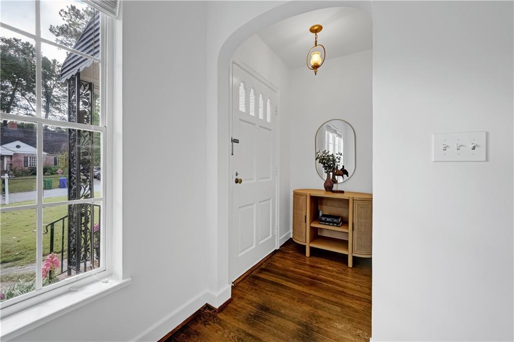 2064 Edinburgh Terrace NE