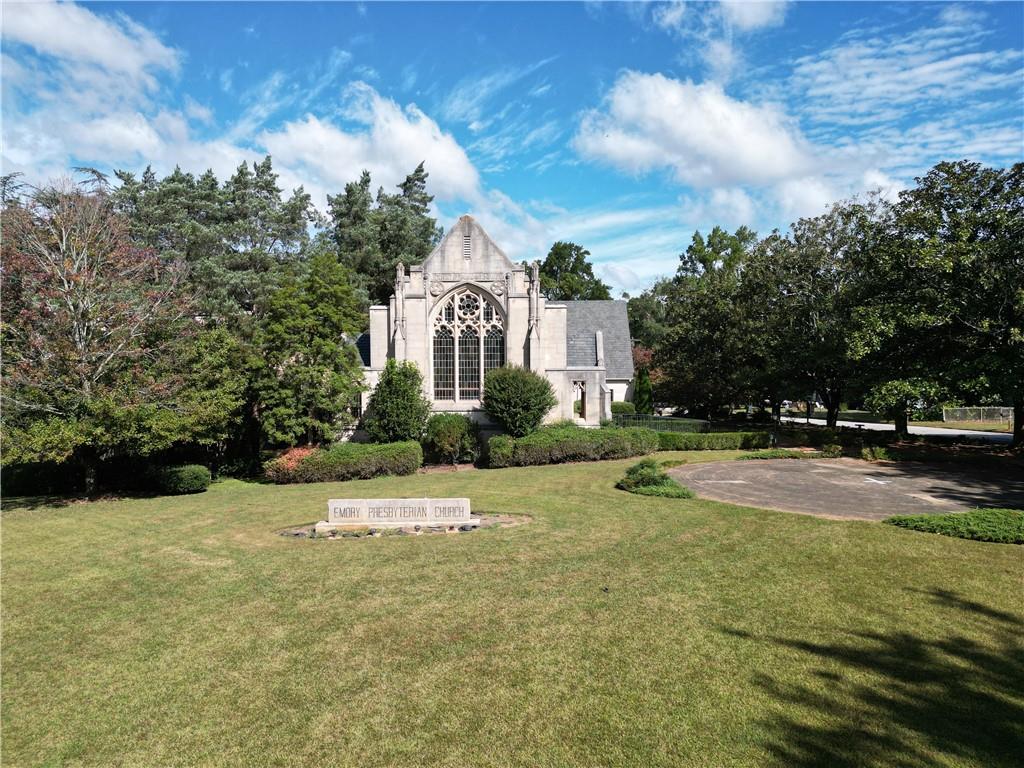 2064 Edinburgh Terrace NE