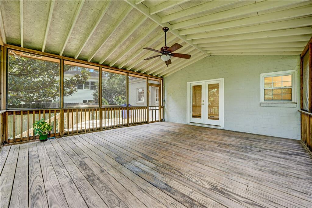 2064 Edinburgh Terrace NE