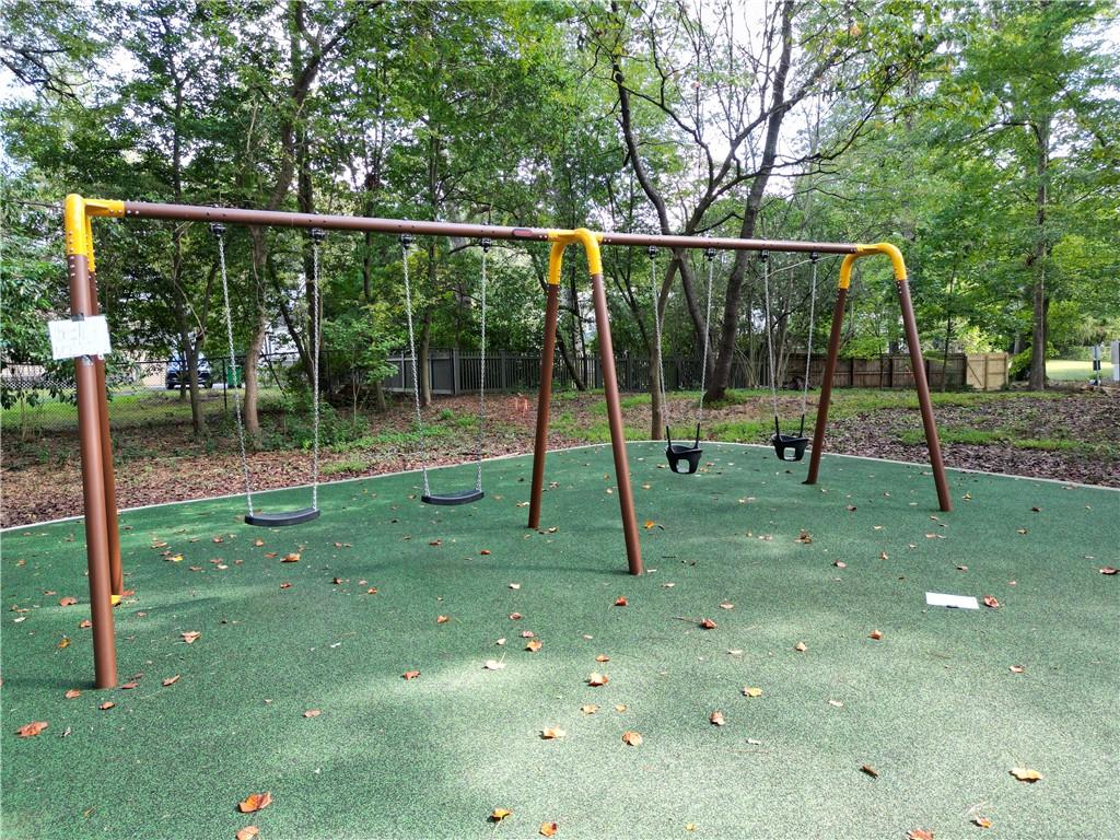 2064 Edinburgh Terrace NE