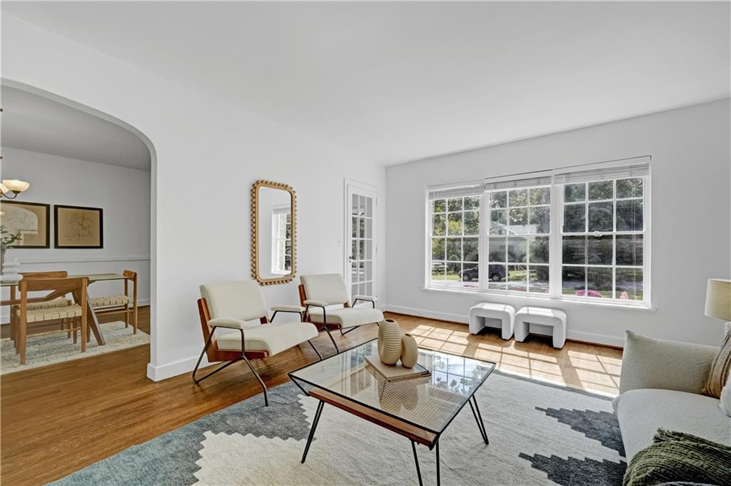 2064 Edinburgh Terrace NE