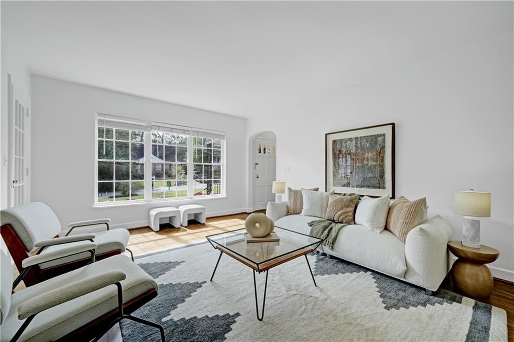 2064 Edinburgh Terrace NE