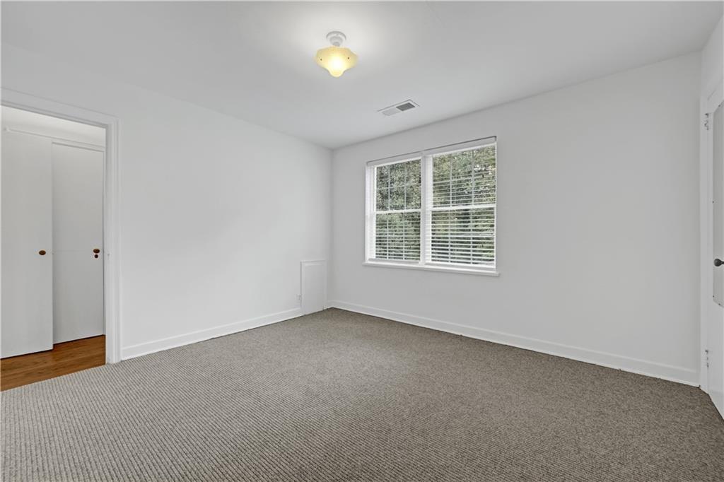 2064 Edinburgh Terrace NE