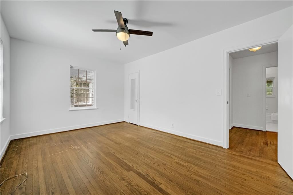 2064 Edinburgh Terrace NE