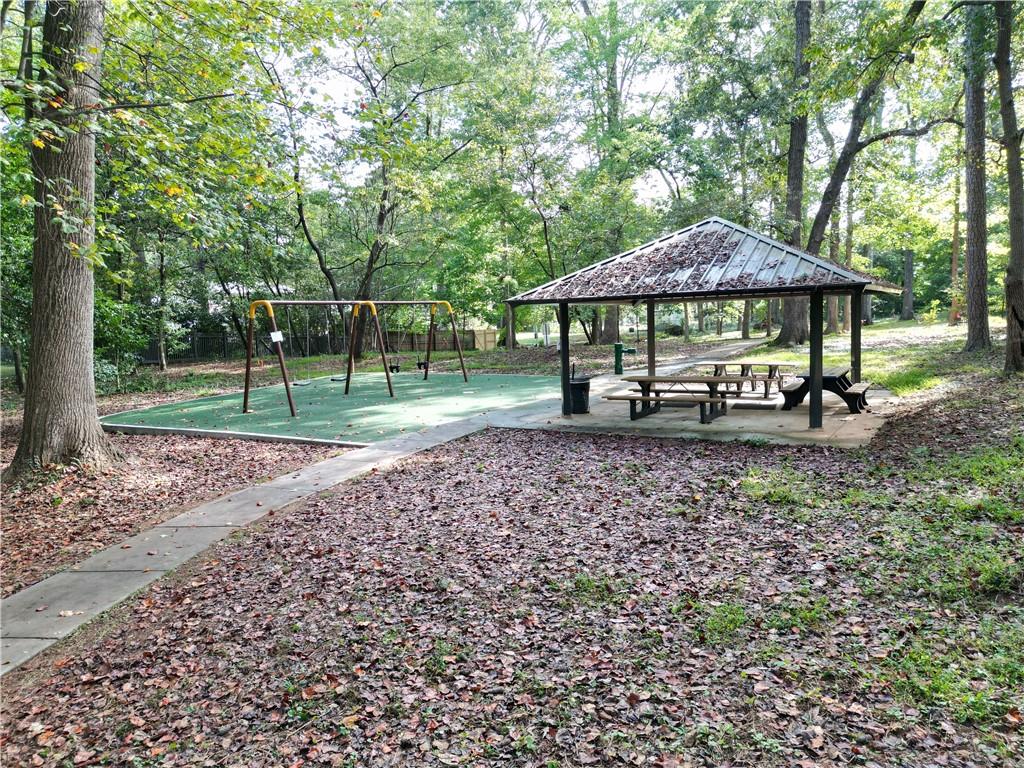 2064 Edinburgh Terrace NE