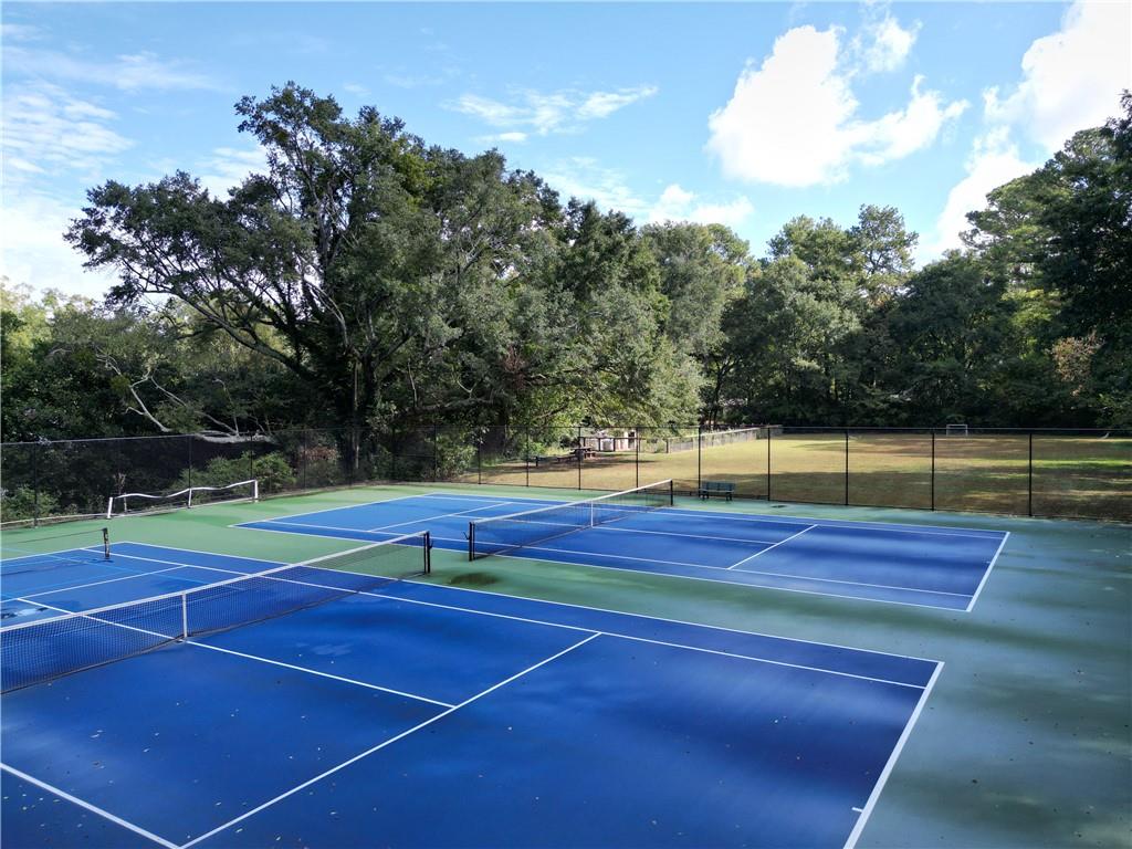 2064 Edinburgh Terrace NE