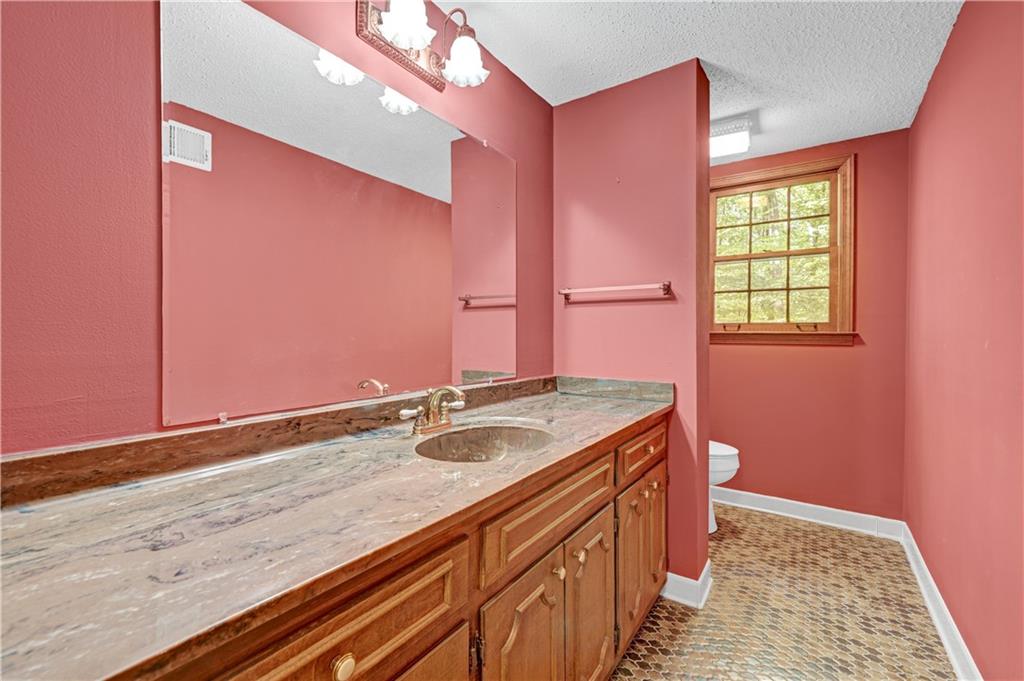 2016 Mountain Creek Drive