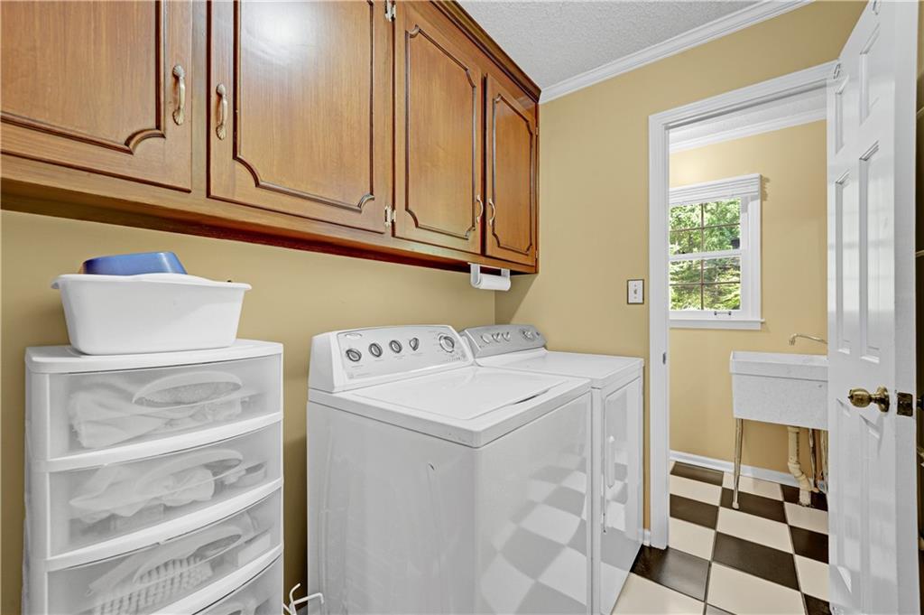 2016 Mountain Creek Drive