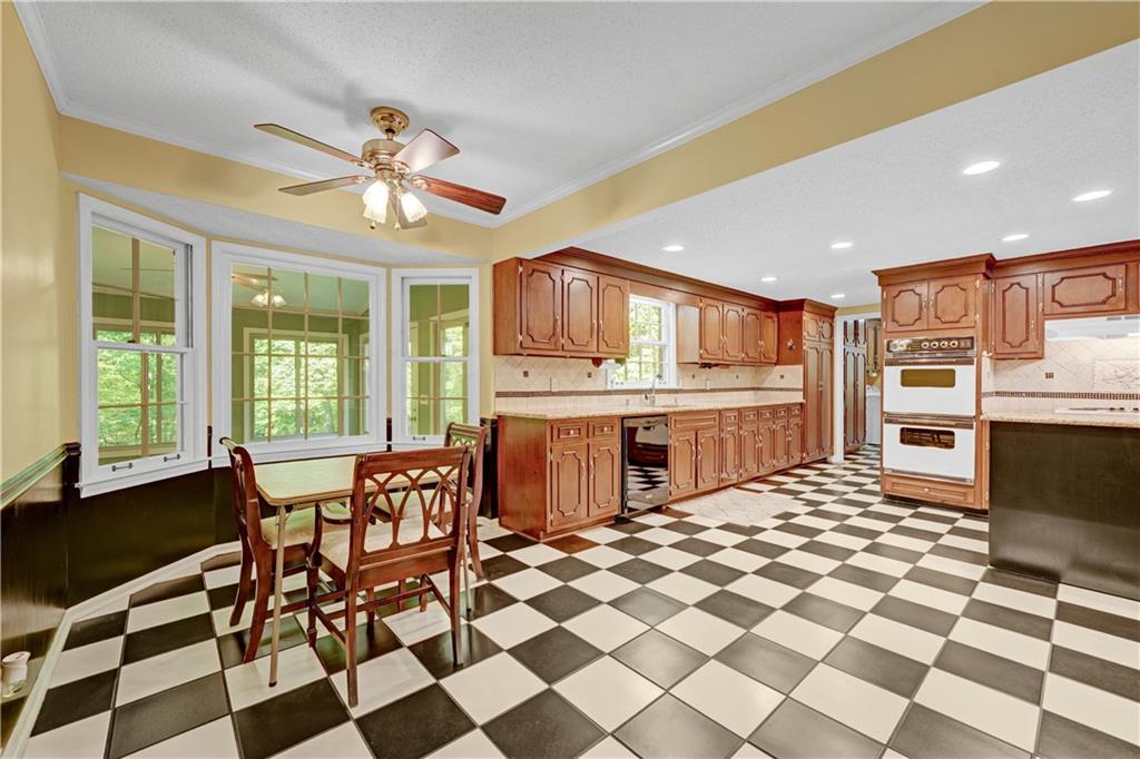 2016 Mountain Creek Drive