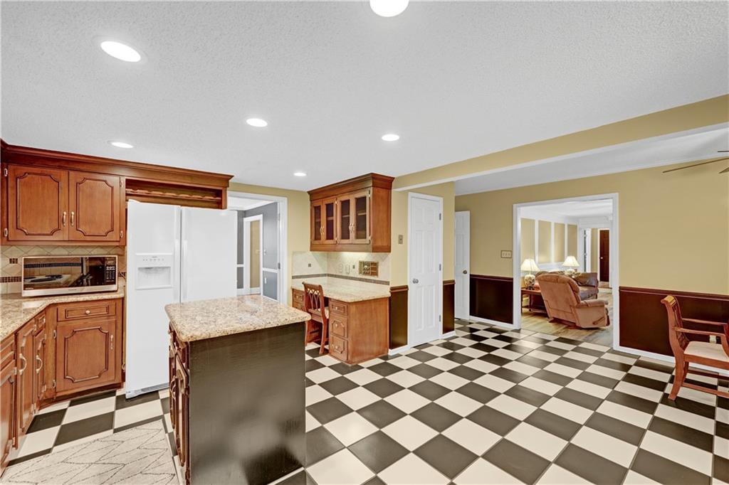 2016 Mountain Creek Drive