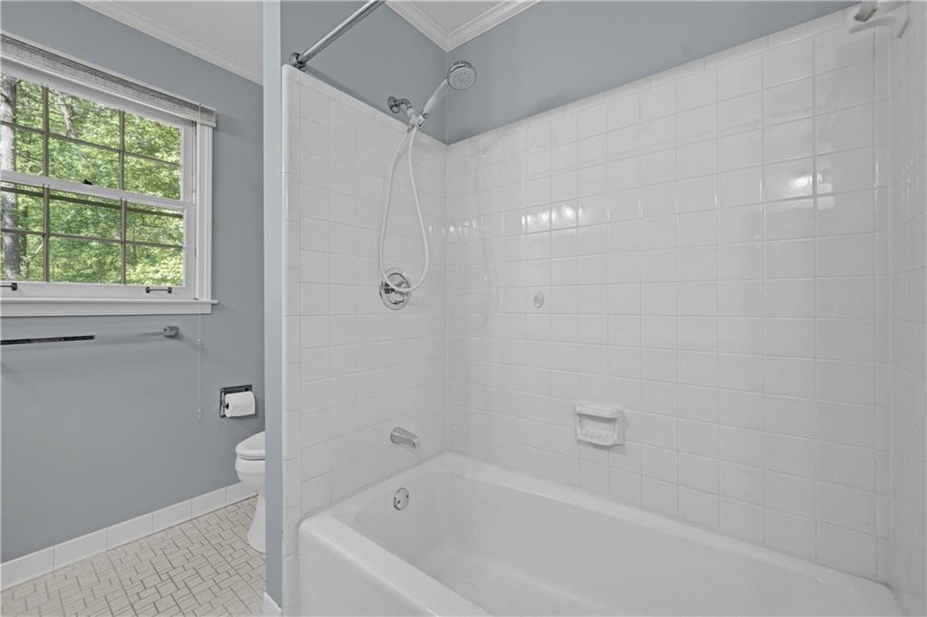 2016 Mountain Creek Drive