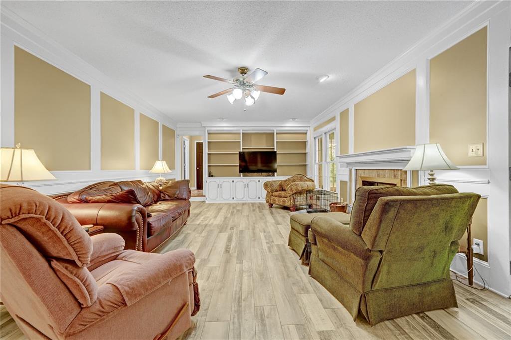 2016 Mountain Creek Drive