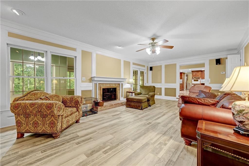 2016 Mountain Creek Drive