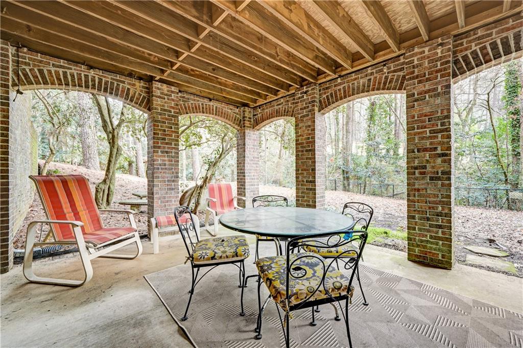 1701 Trotters Lane